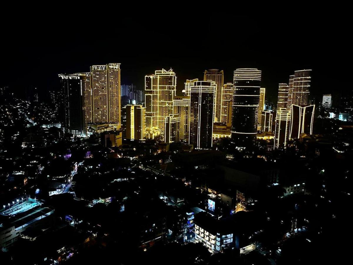Апартаменты Makati Prime Luxury Манила Экстерьер фото