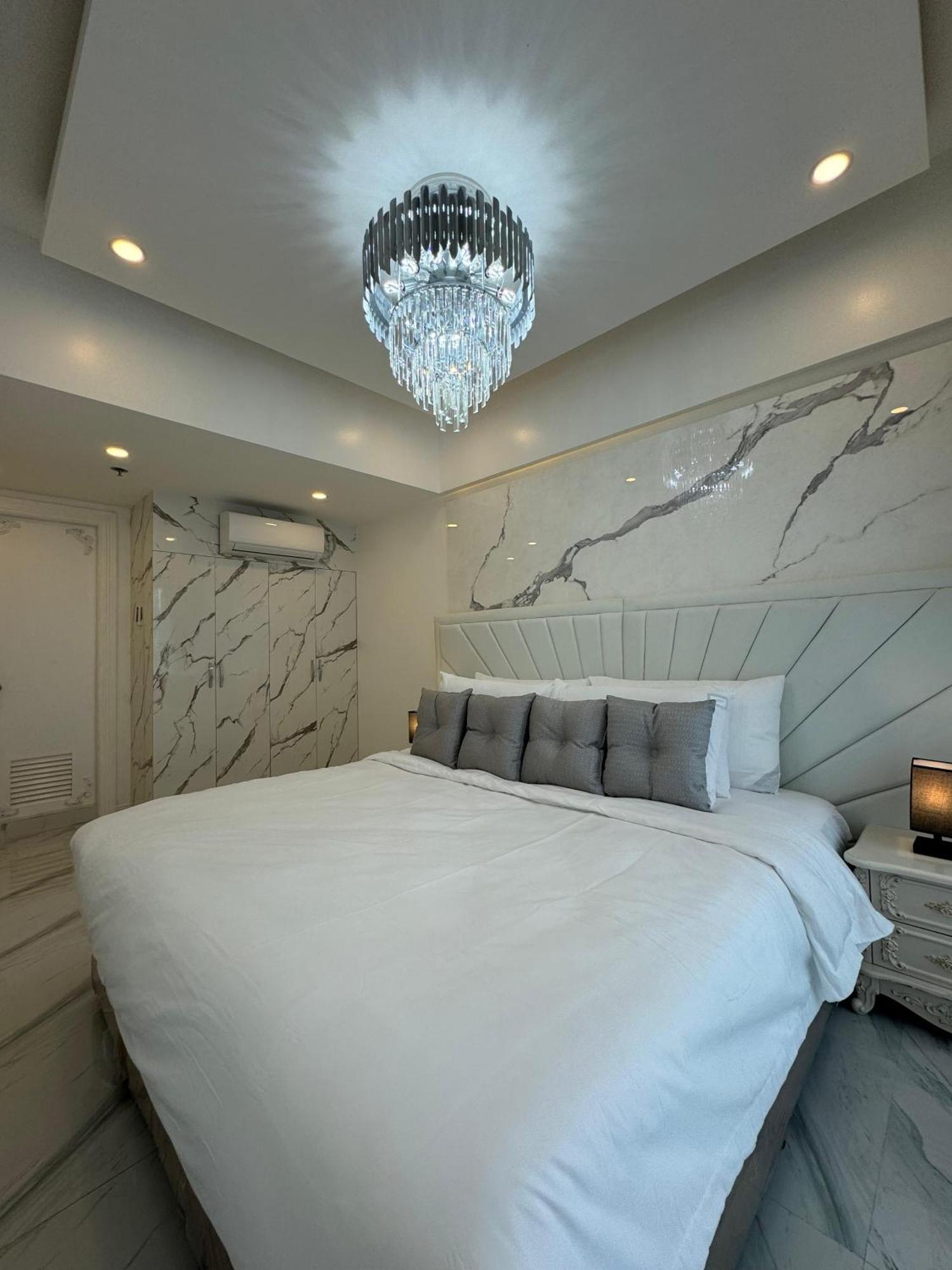 Апартаменты Makati Prime Luxury Манила Экстерьер фото