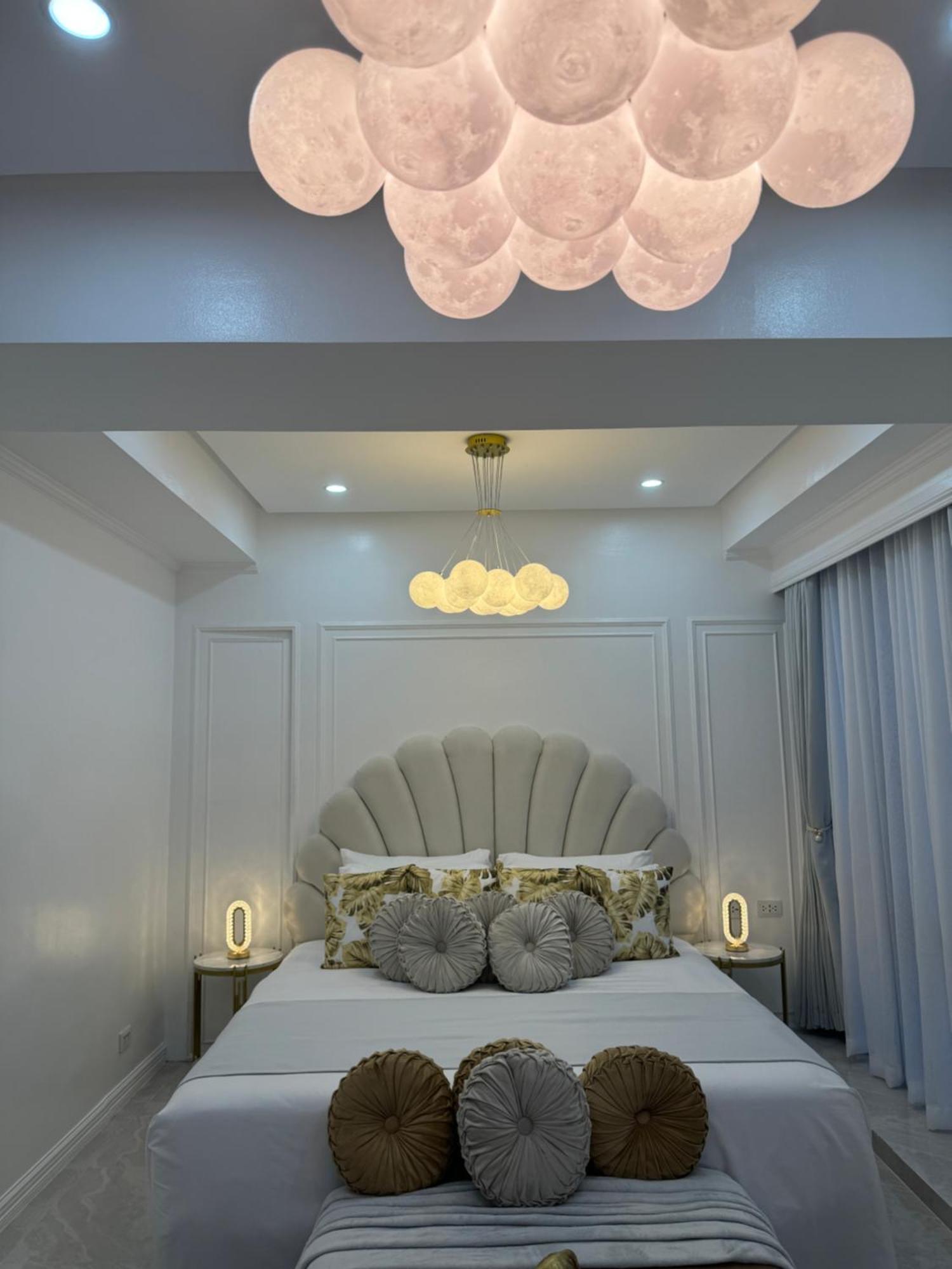 Апартаменты Makati Prime Luxury Манила Экстерьер фото